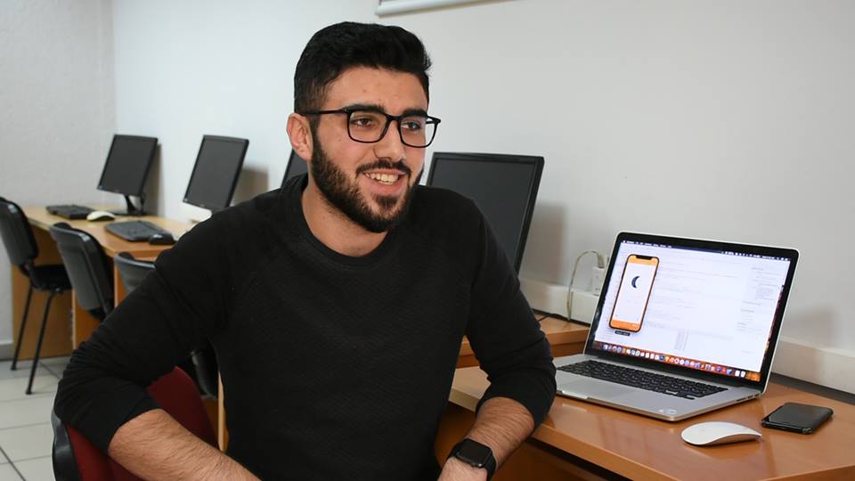Studenti i UBT-së krijon aplikacion për motin