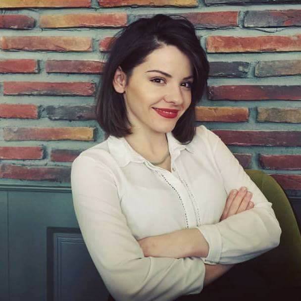 Studentja e UBT-së, Marigona Çeta e punësuar në Bankën “TEB”