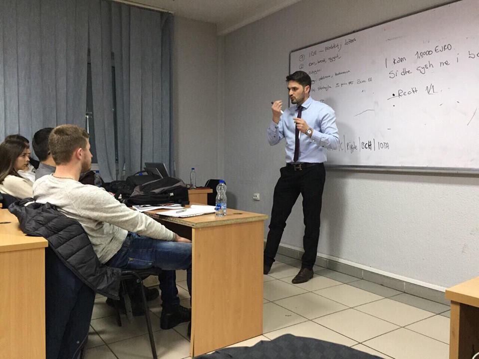 Zyrtarët e Telekomit të Kosovës ligjërojnë për menaxhimin e shitjes