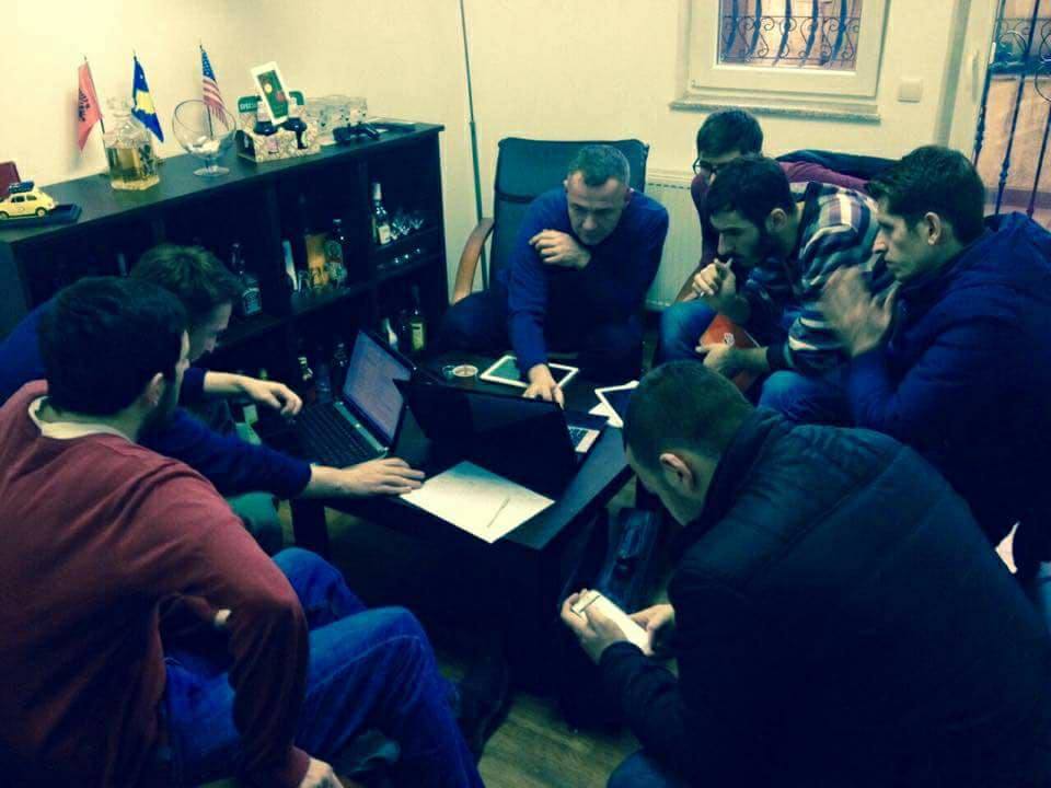 Studentët e UBT-së krijojnë aplikacionin “DreamCurtains”