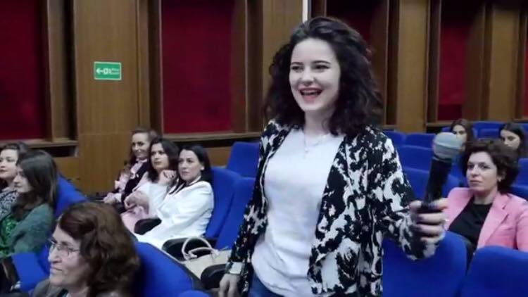 Studentja Albenita Mahalla e përfaqëson UBT-në në BritTalks 2018