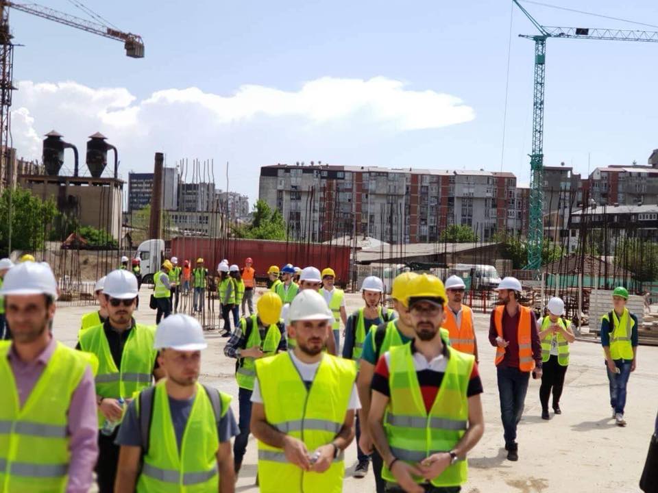 Studentët e UBT-së vizituan objekte në ndërtim e sipër në Prishtinë