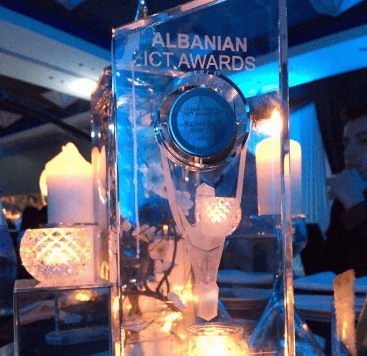Studentët e UBT-së triumfojnë me suksese në Albanian ICT Awards IV