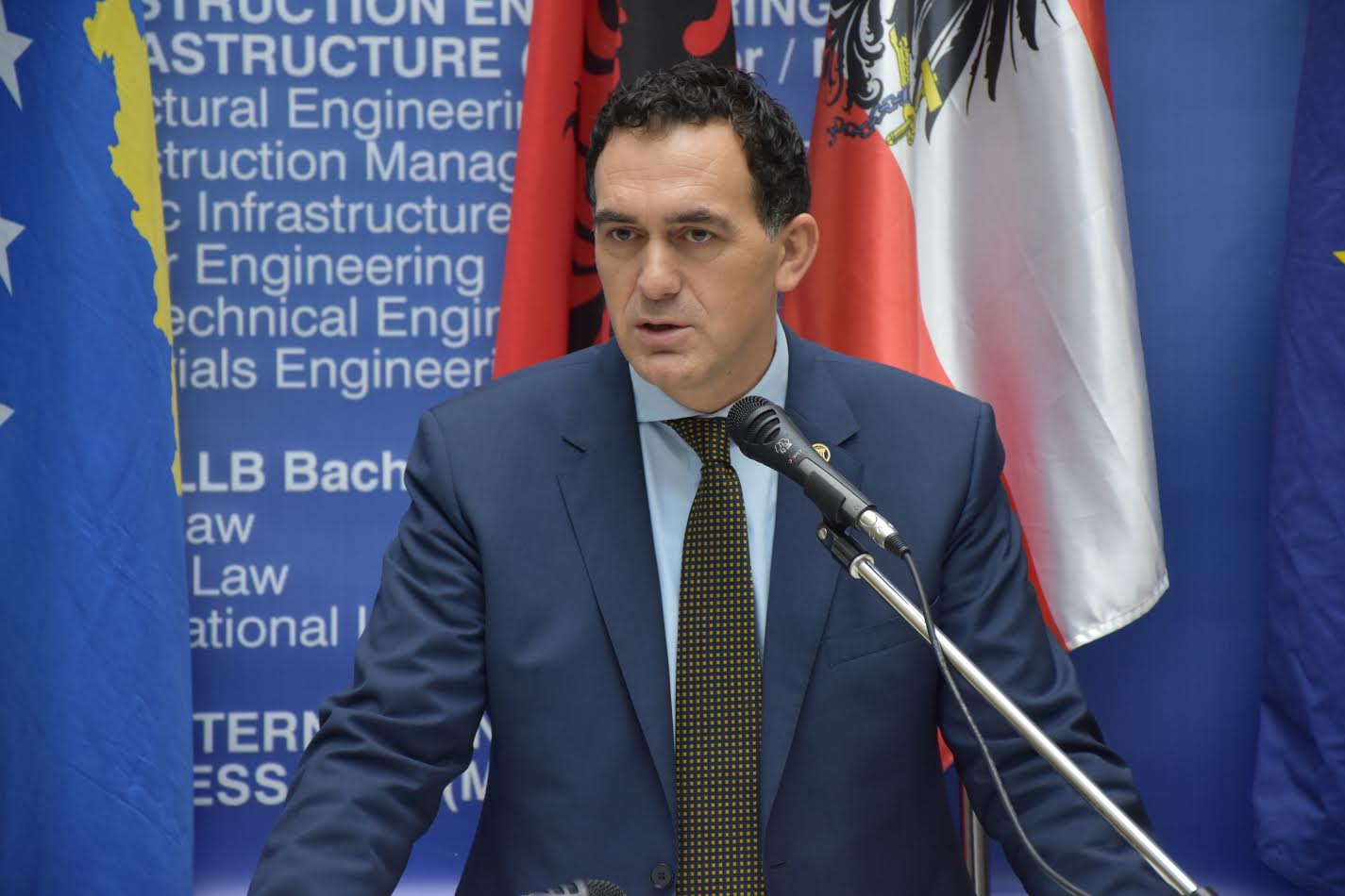 Rektori i UBT-se, Hajrizi, në projektin e KE-së: ““Transformimi i bizneseve nëpërmjet digjitalizimit dhe zgjidhjeve intelegjente”