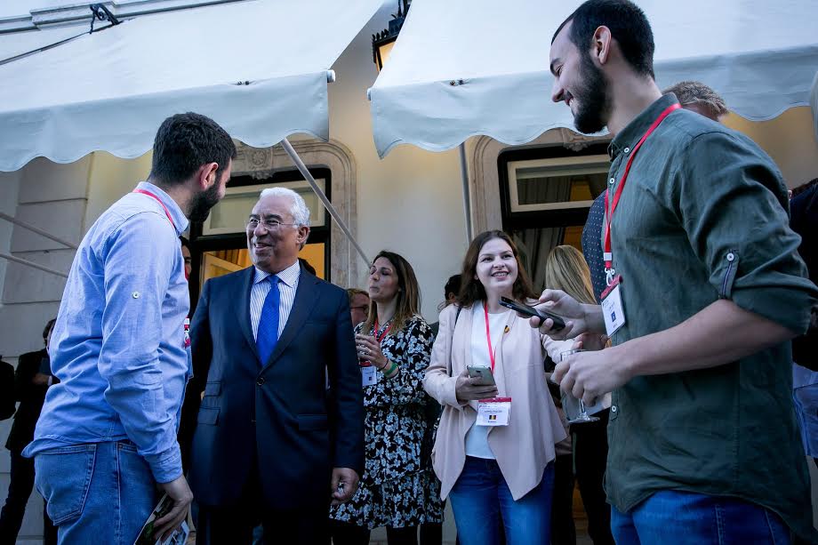 Studentët kosovarë takohen me kryeministrin e Portugalisë