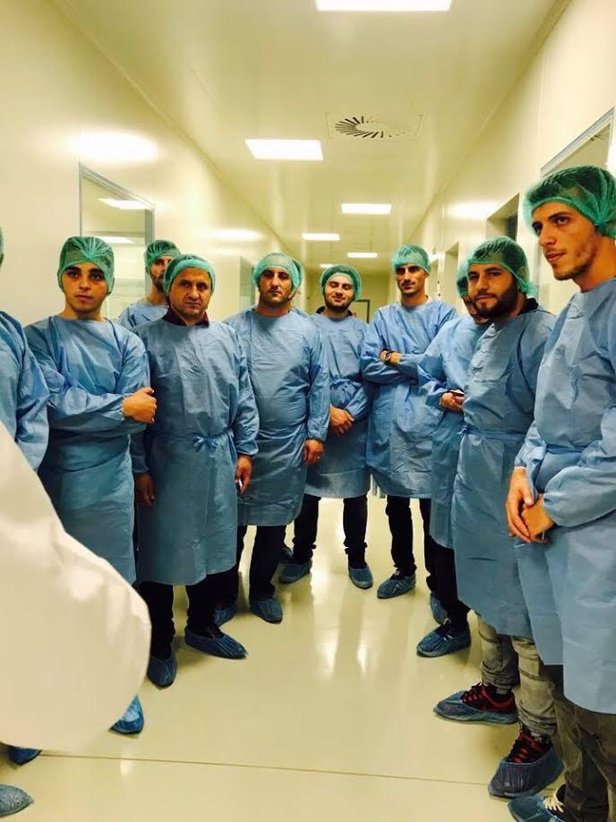 Studentët e Fakultetit të Mekatronikës vizituan fabrikën e medikamenteve “Trepharm”