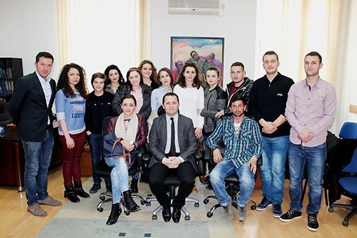 Studentët e Fakultetit të Medias dhe Komunikimit të UBT-së vizituan Zyrën për Informim në Ministrinë e Shëndetësisë