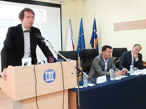 Drulek: Në rrugën drejt Evropës, Kosova duhet të përfitojë nga shembulli i &Ccedil;ekisë