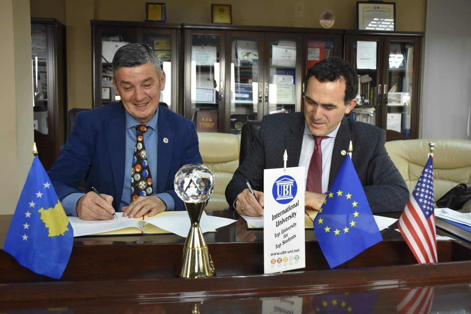 UBT nënshkruan memorandum mirëkuptimi me Odën e Avokatëve të Kosovës