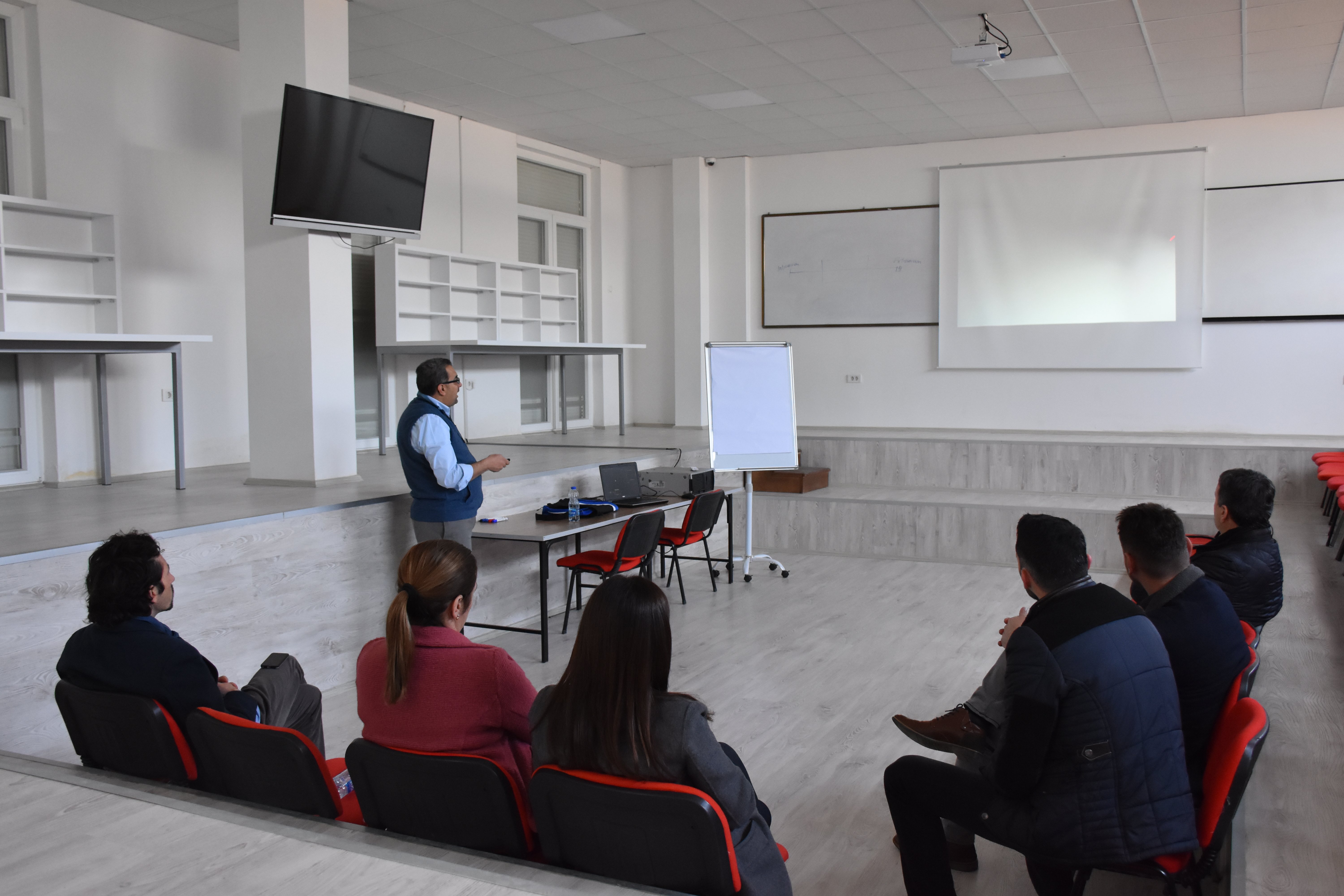 Punëtoria Profesionale e Stomatologjisë vijon me pjesën teorike e praktike mbi implantologjinë