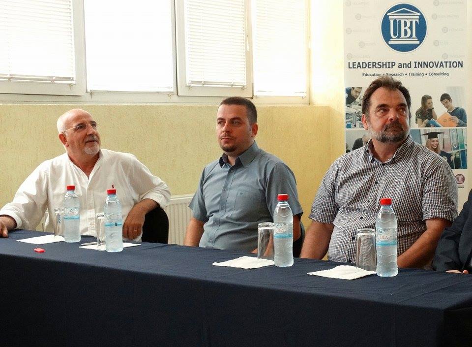 Aleksandar Xhikiq flet për dialogun dhe mediat në Akademinë verore në UBT
