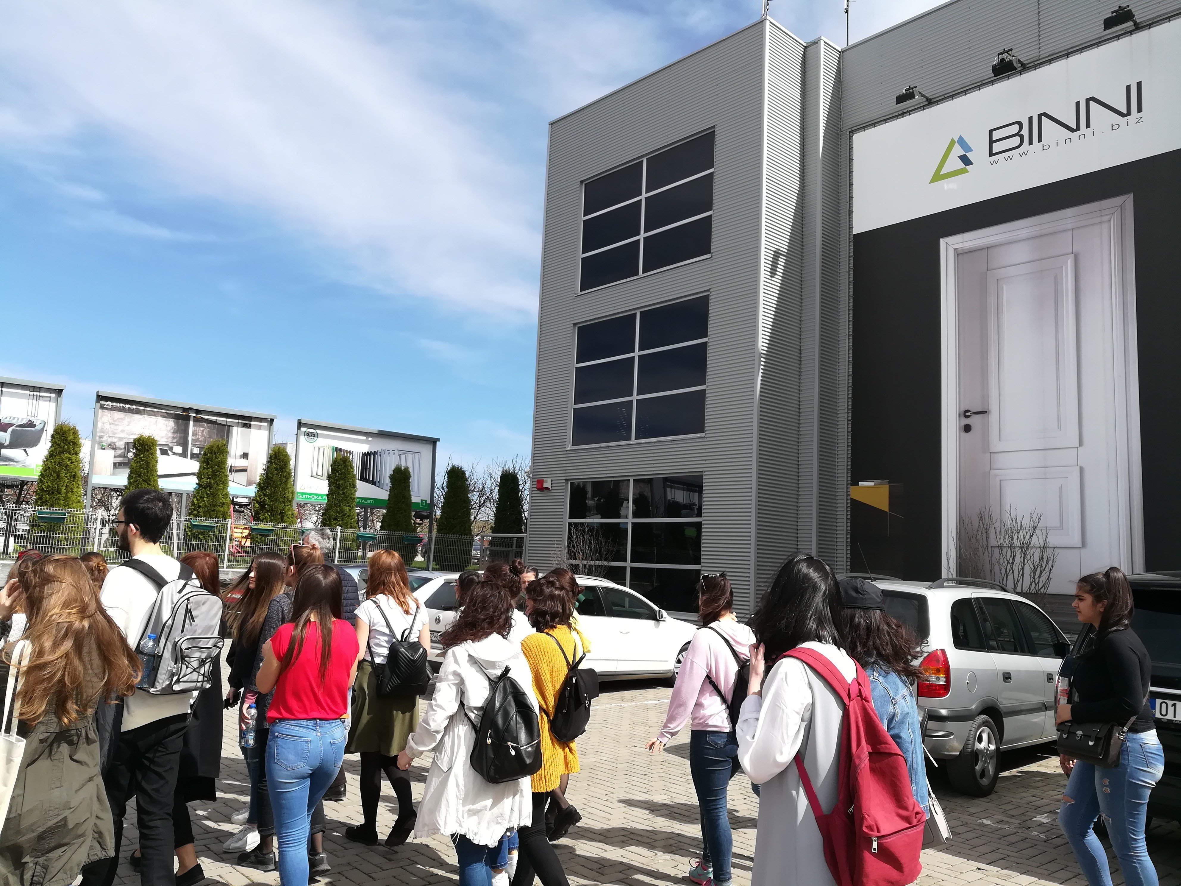 Studentët e Dizajnit të Integruar vizituan fabrikën “BINI”