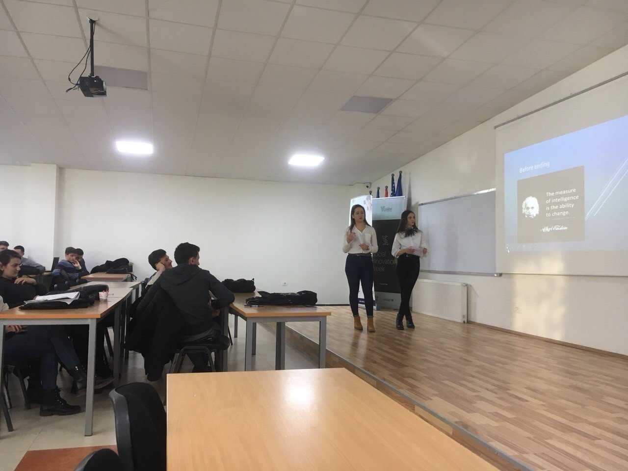 Studentët e SHKI-së, në punimet e tyre i trajtojnë sfidat globale