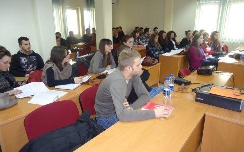 FTESË PËR MEDIA-  MTI në debat me studentët e UBT-së