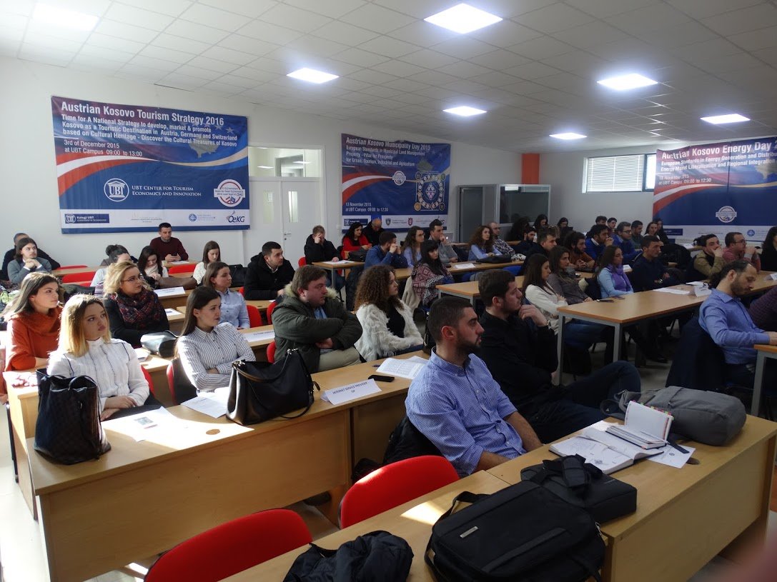 Në kuadër të Javës së Ndërmarrësisë, studentët e UBT-së prezantuan 17 biznes-plane