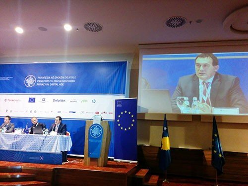 Rektori i UBT Dr.Edmond Hajrizi, i ftuar në konferencën “Privatësia në epokën dixhitale “krahas emrave të shquar nga Google, Facebook , HP etj