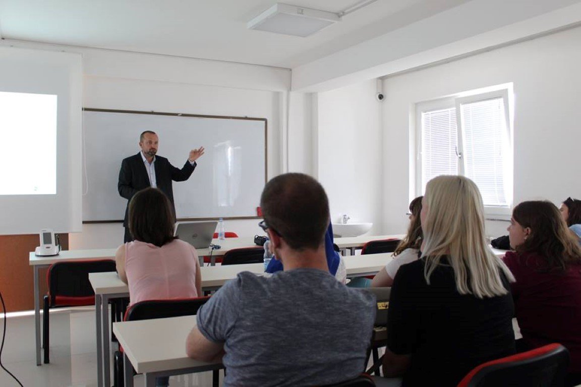 Ekspertë ndërkombëtarë e pasurojnë ANV-në e Stomatologjisë