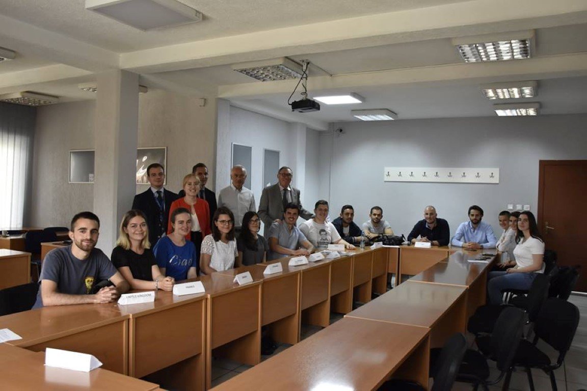 Delegatët arrijnë konsensus për konfliktin imagjinar Rusi-Ukrainë