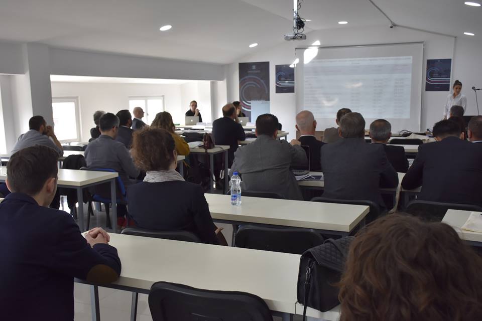 Në aktivitetin e Shkencave Politike prezantohen dhjetëra punime shkencore, në kuadër të Konferencës Ndërkombëtare për Shkencë, Teknologji, Biznes dhe Inovacion