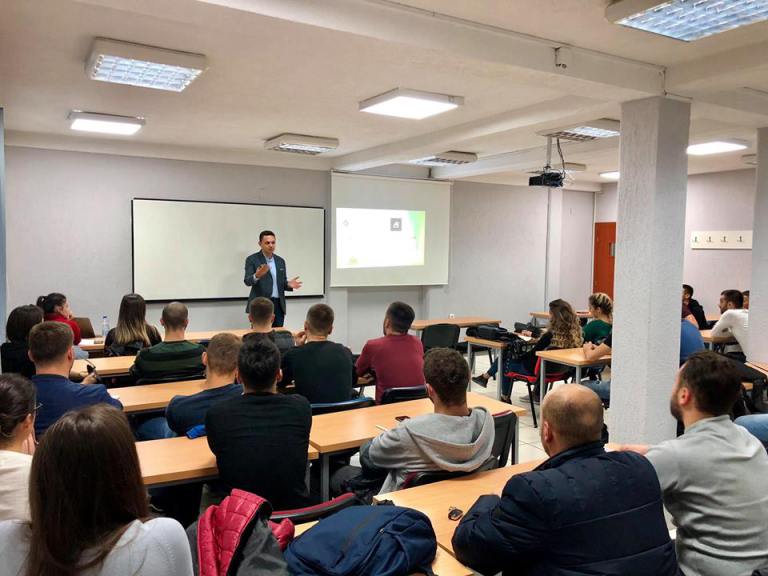 The expert Denis Gafuri lectures gives a lecture to UBT students about mastering the underlying sales techniques