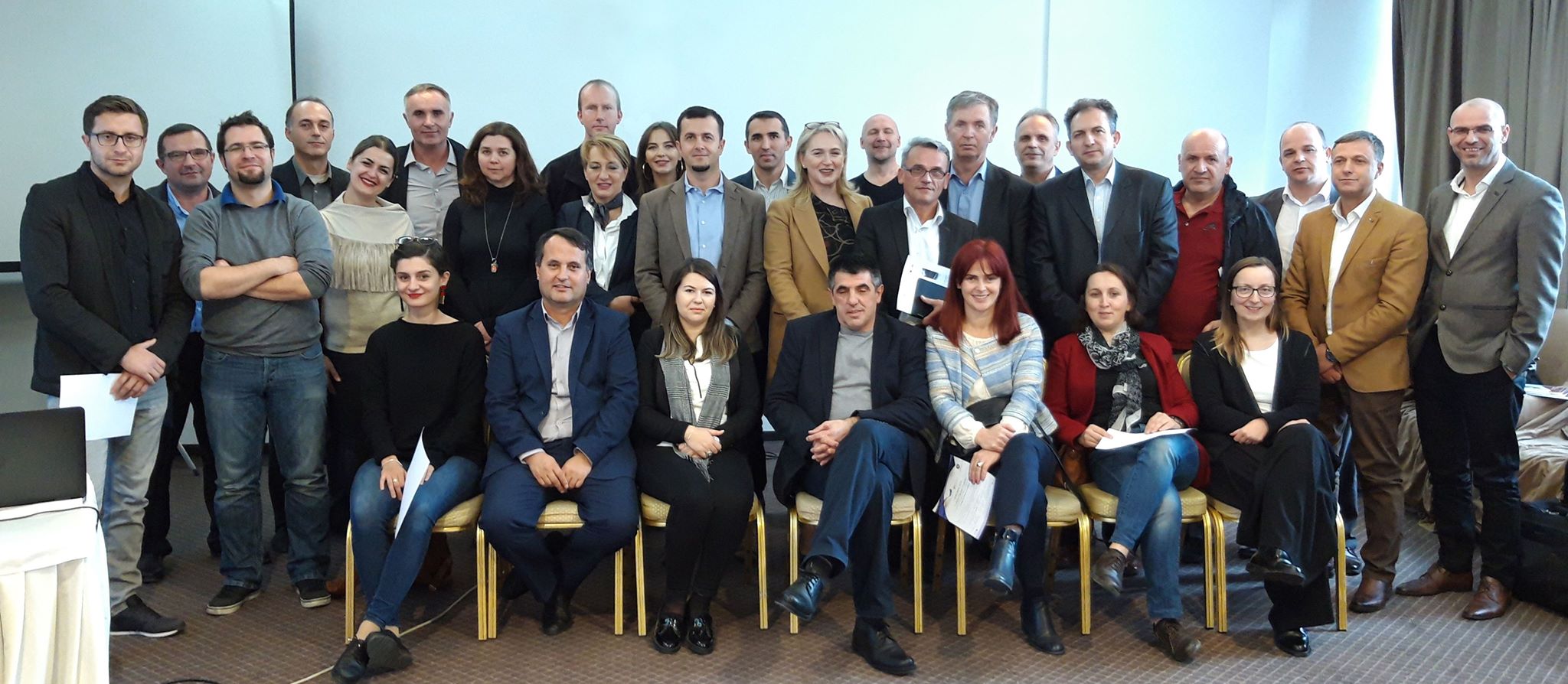 Tre profesorë të UBT-së certifikohen si trajnerë për auditimin e energjisë në Kosovë