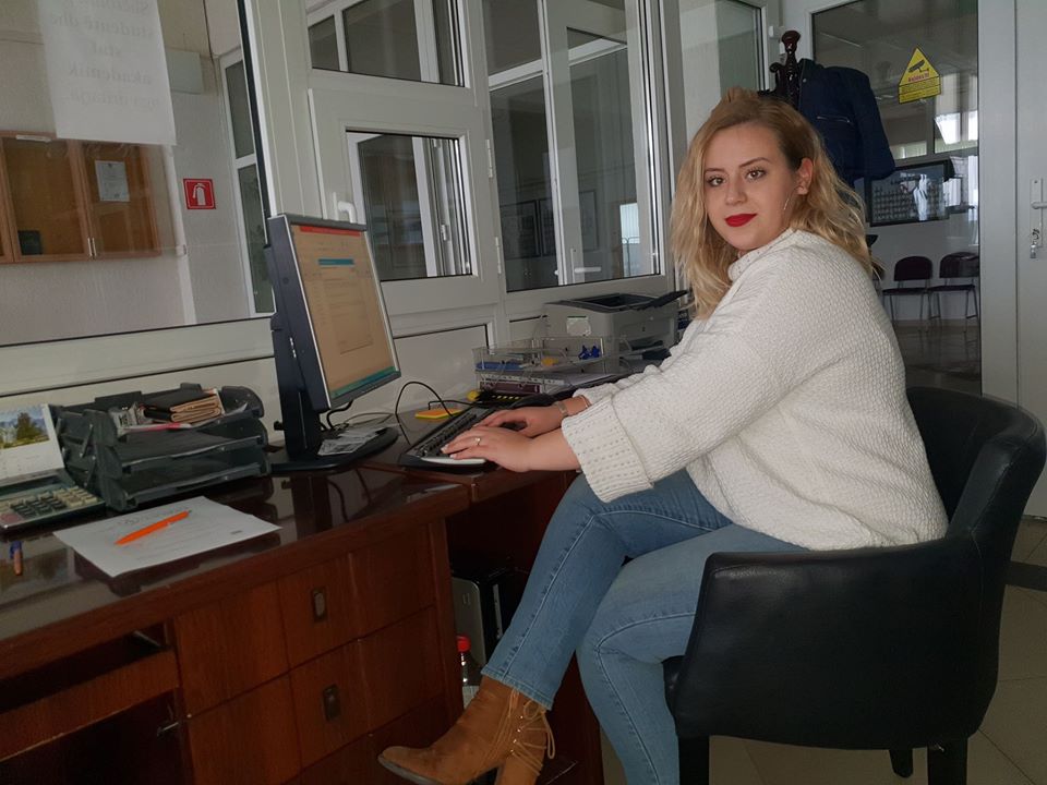 Studentja e Shkencave Politike, Teuta Agushi është punësuar në UBT