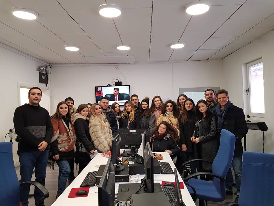 Studentët e UBT-së vizituan RTK-në