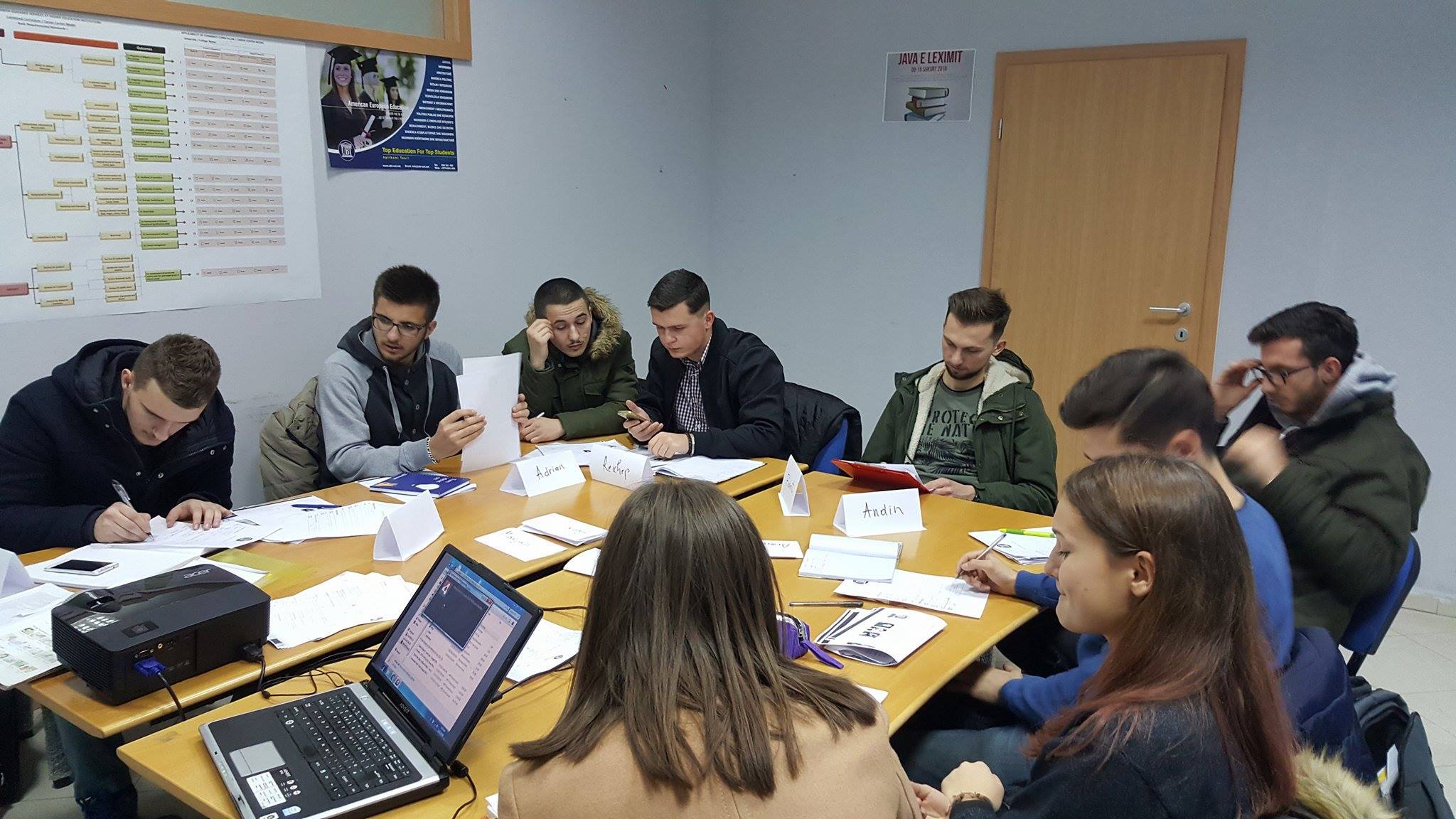 UBT ofron mundësi për përvetësim të gjuhës angleze dhe certifikim të njohur ndërkombëtarisht