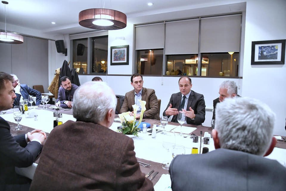 Delegacioni i UBT-së takohet me zëvendëskryeministrin e Kosovës, Enver Hoxhaj