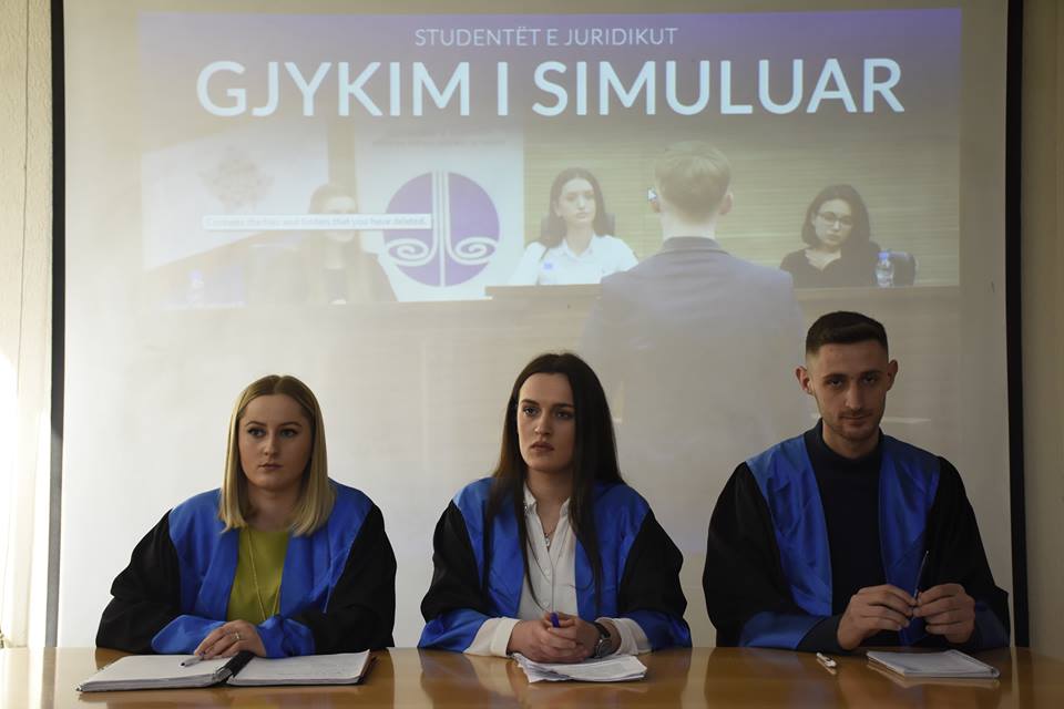 Studentët e Fakultetit Juridik përfunduan gjykimin simulues me vlerësim të lartë