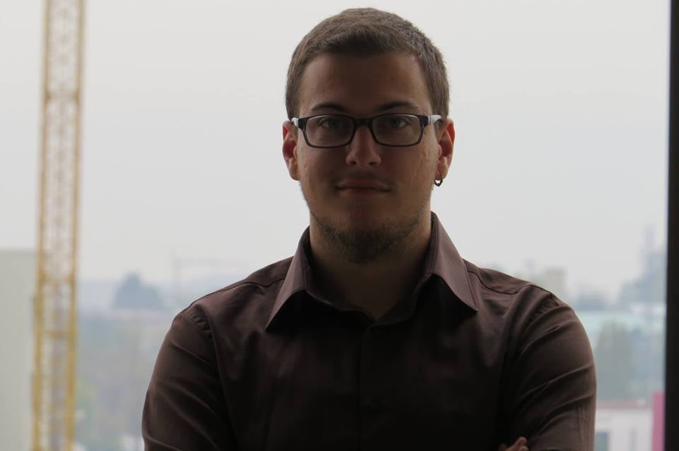 Studenti i UBT-së, bashkëpronar dhe drejtues i Shkollës Digjitale në Prizren