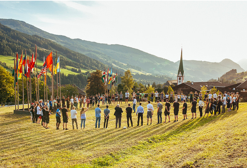 Studentët e UBT-së, ftohen të aplikojnë në Forumin Evropian “Alpbach”