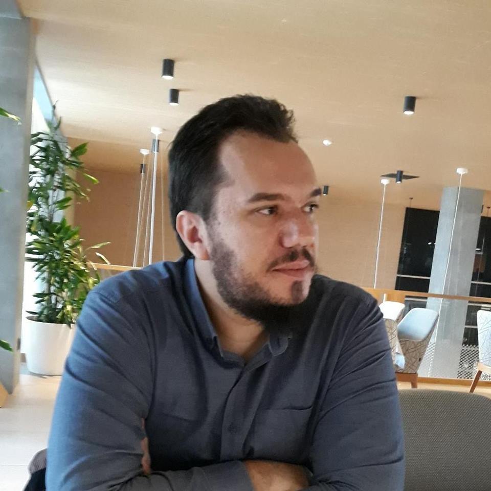 Ish-studenti Kastriot Gashi, inxhinier i softuerit në OSBE  dhe trajner në kompaninë Abidat