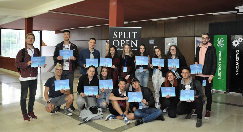 Studentja e Shkencave Politike, Dafina Aliu mori pjesë në Akademinë Mesdhetare të Debatit, në Kroaci