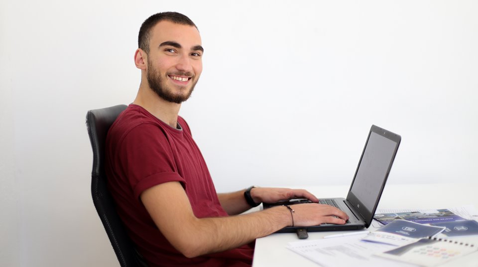 Studenti Behar Haxhismajli përfitues i bursës semestrale në Portugali