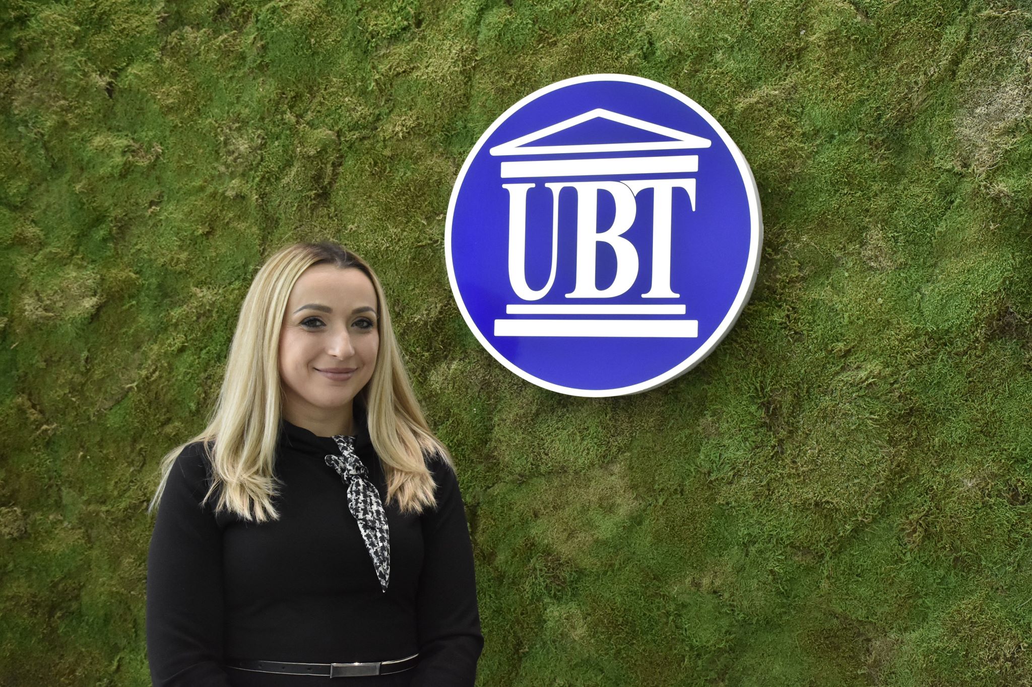 Ish-studentja Kata Abazi punësohet në UBT