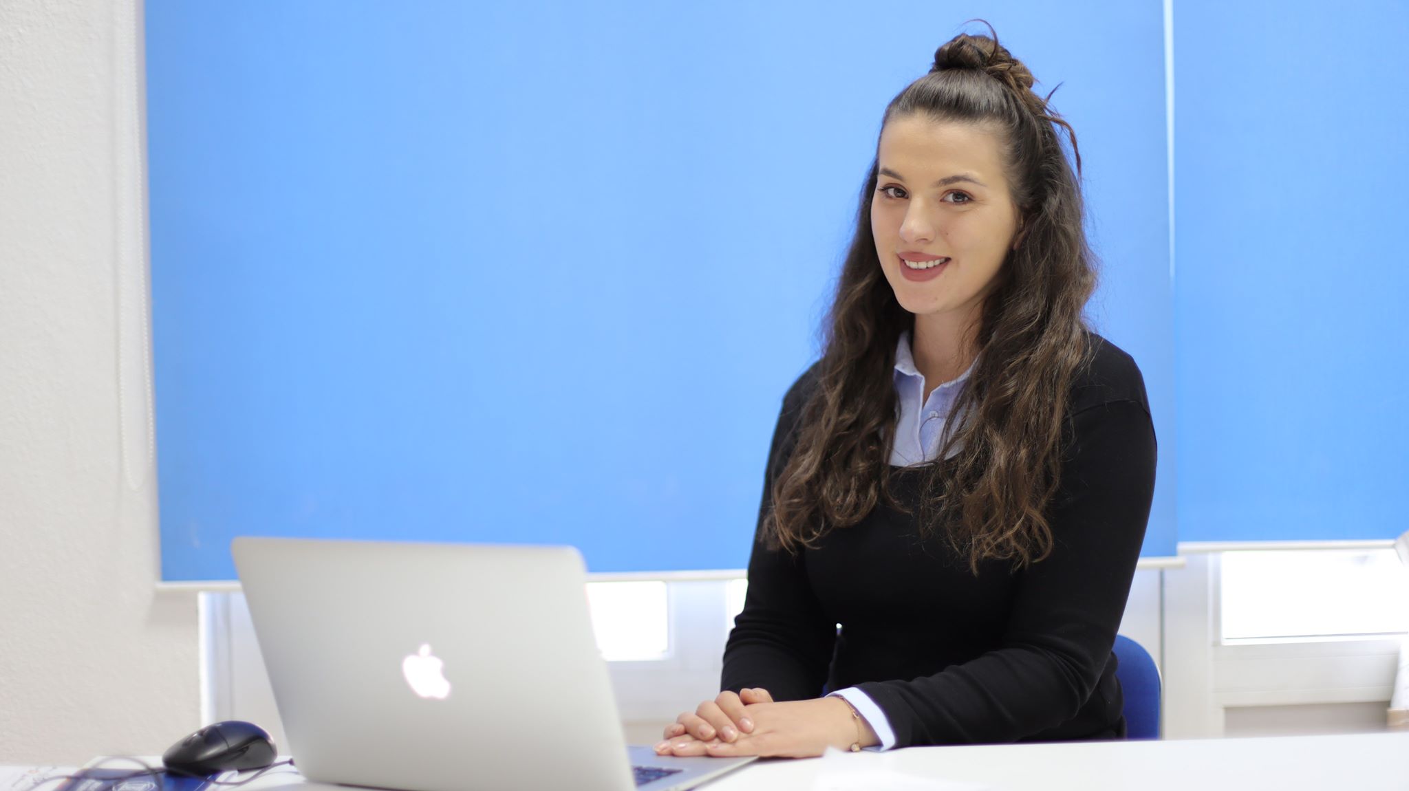 Studentja e Juridikut, Albiona Musa punësohet në UBT