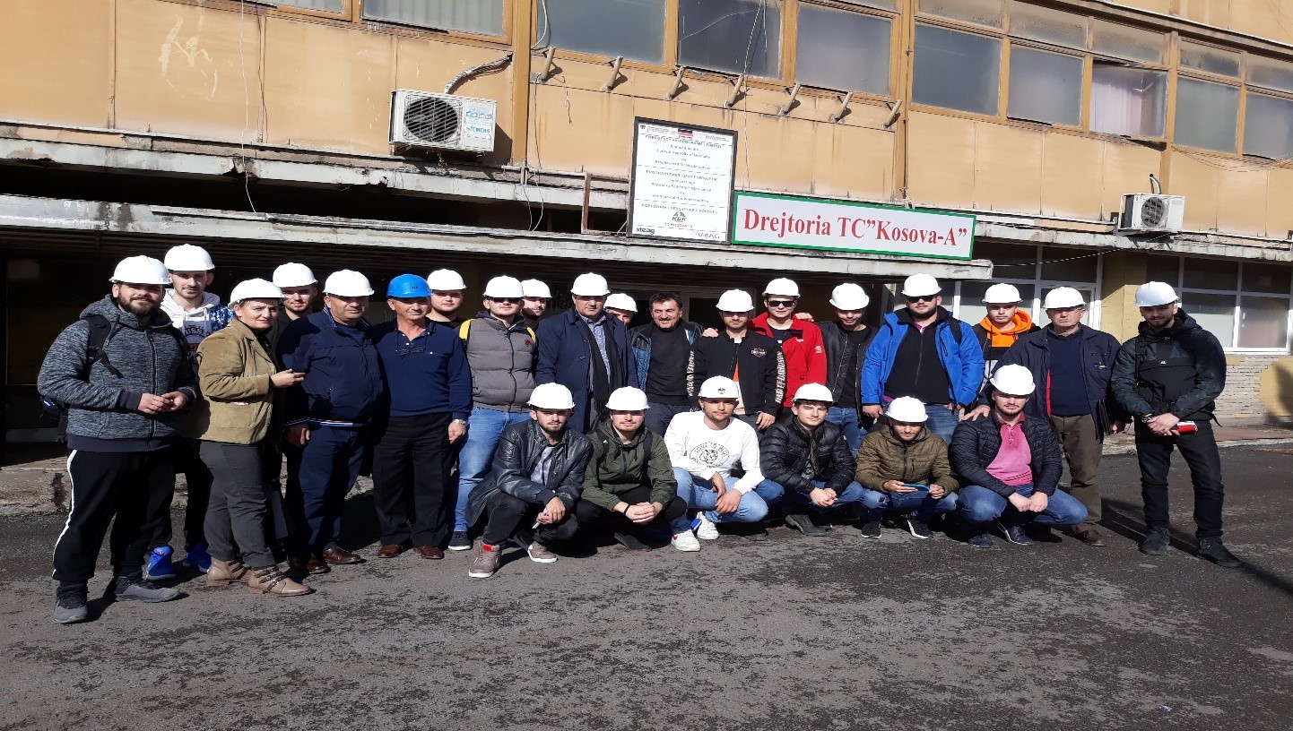 Studentët e UBT-së realizuan vizitë studimore në KEK