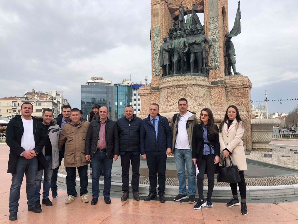 Stafi dhe studentët e Ndërtimtarisë realizojnë vizitë studimore në Stamboll