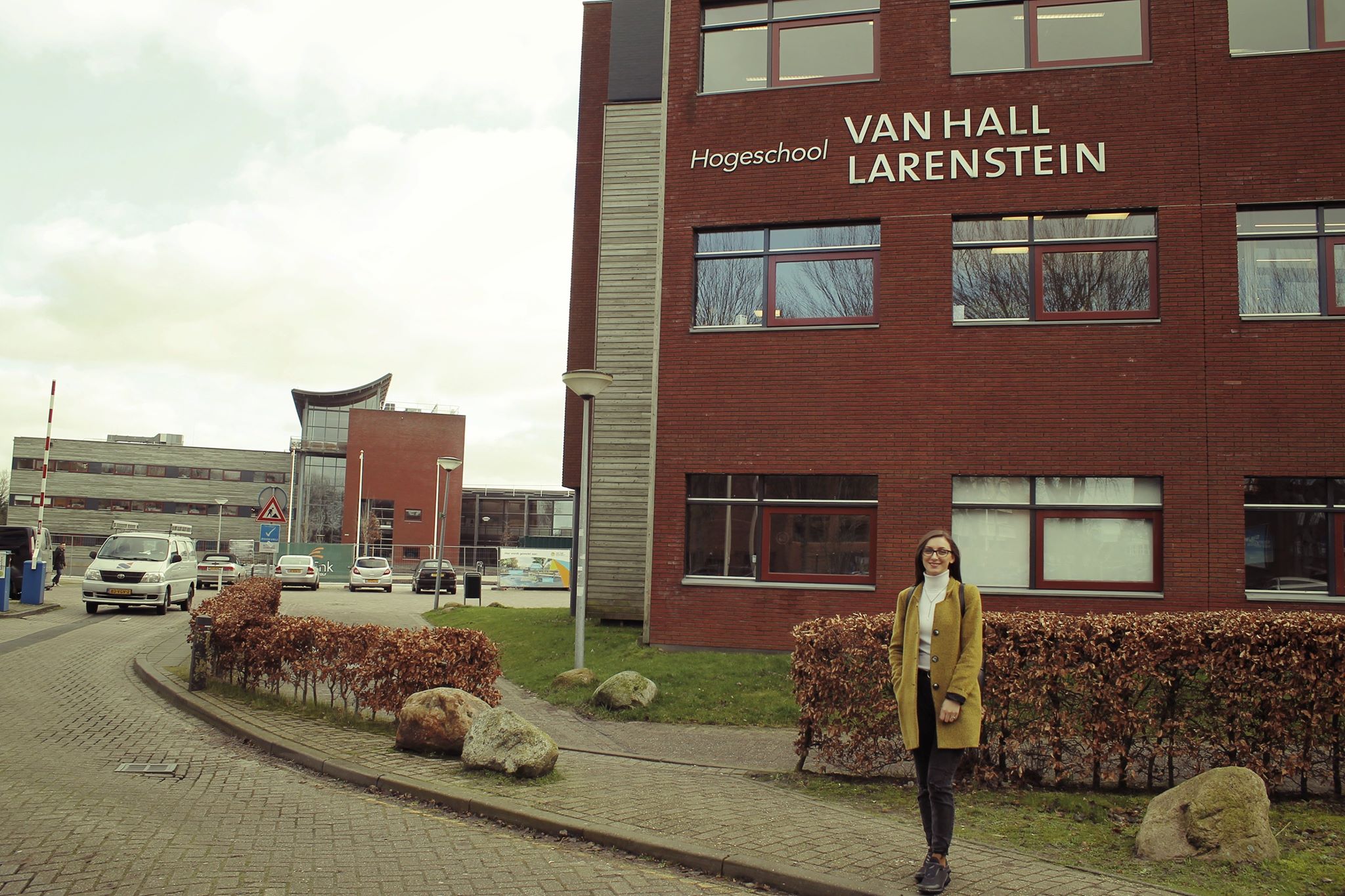 Studentja Erdita Bajraktari përfiton bursë studimi në Universitetin “Van Hall Larensten”, në Holandë
