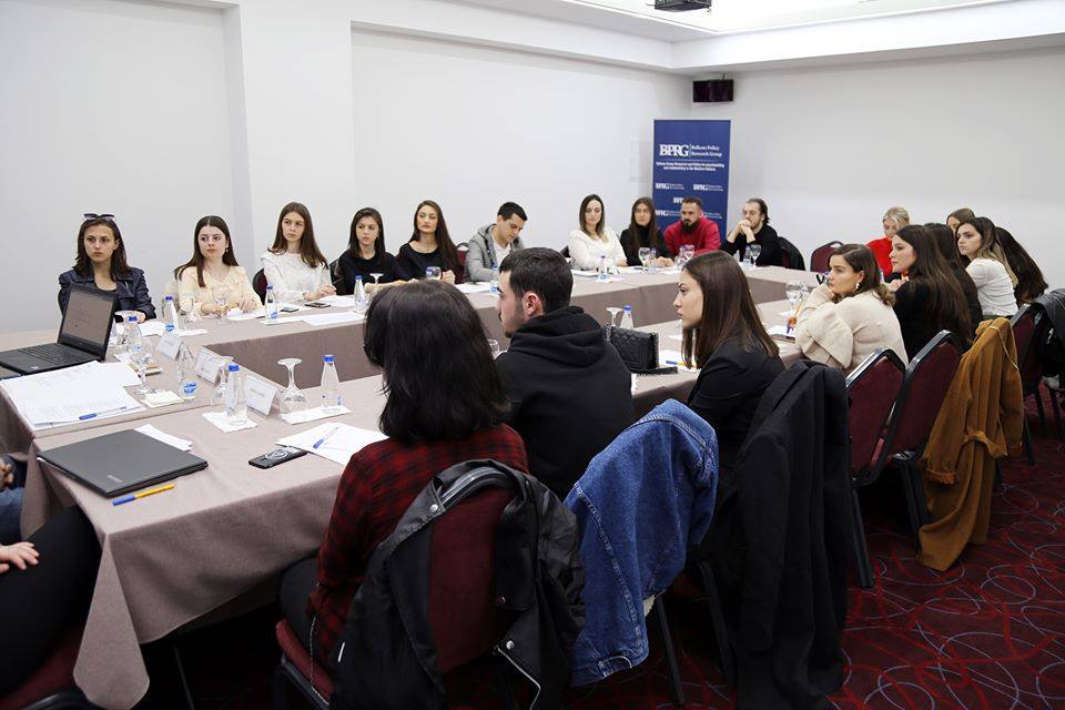 Studentët e UBT-së morën pjesë në punëtorinë e Grupit të Kërkimeve të Politikave në Ballkan