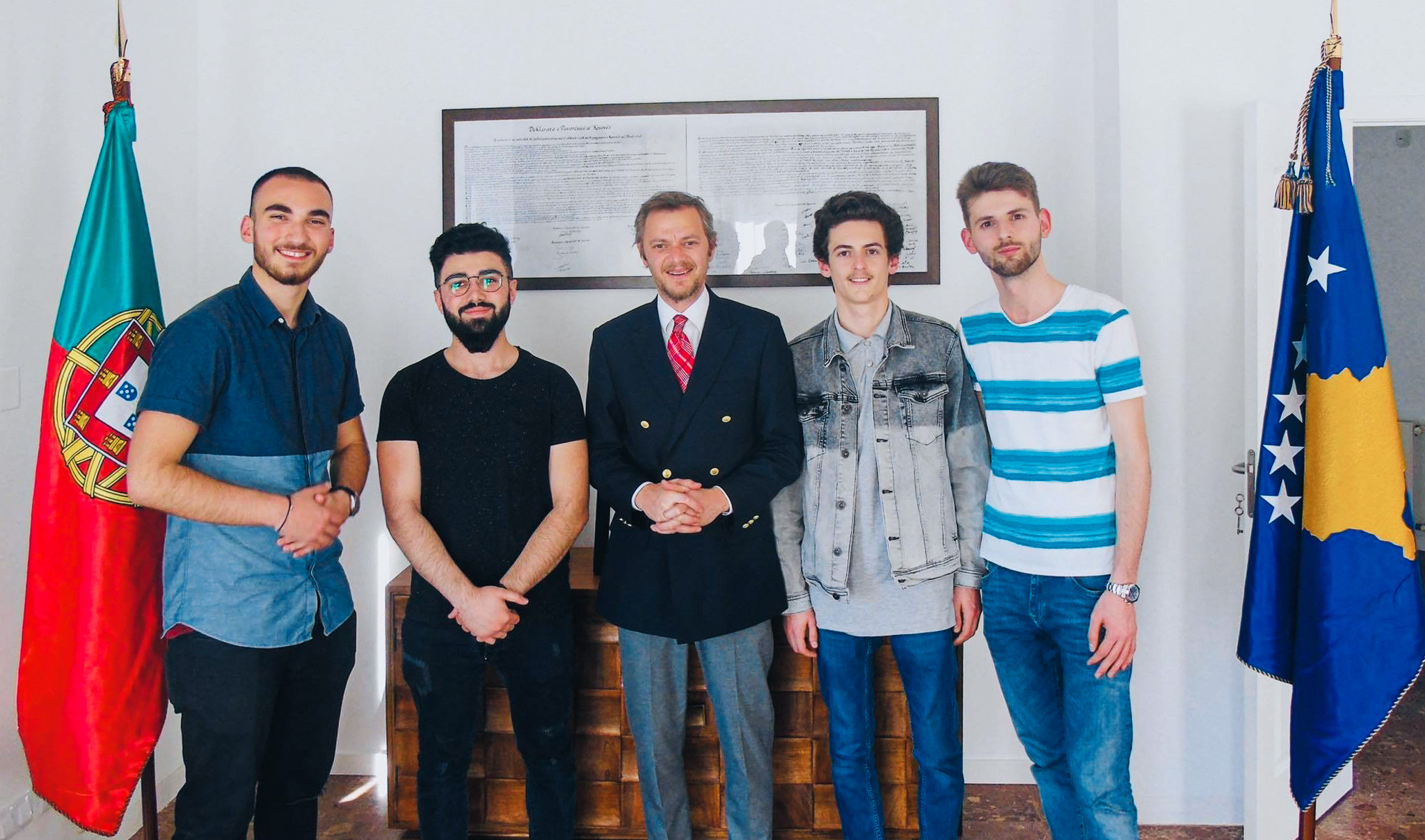 Kosovo Ambassador Kryeziu in Portugal waited in meeting UBT students who were granted scholarships