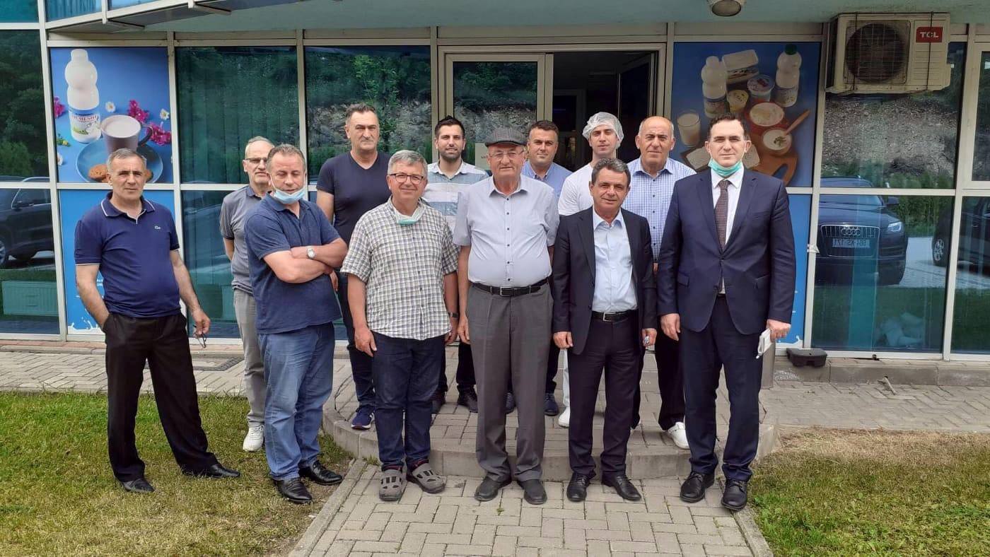 UBT Rector Hajrizi has paid a visit to the company of food industry in Gjilan