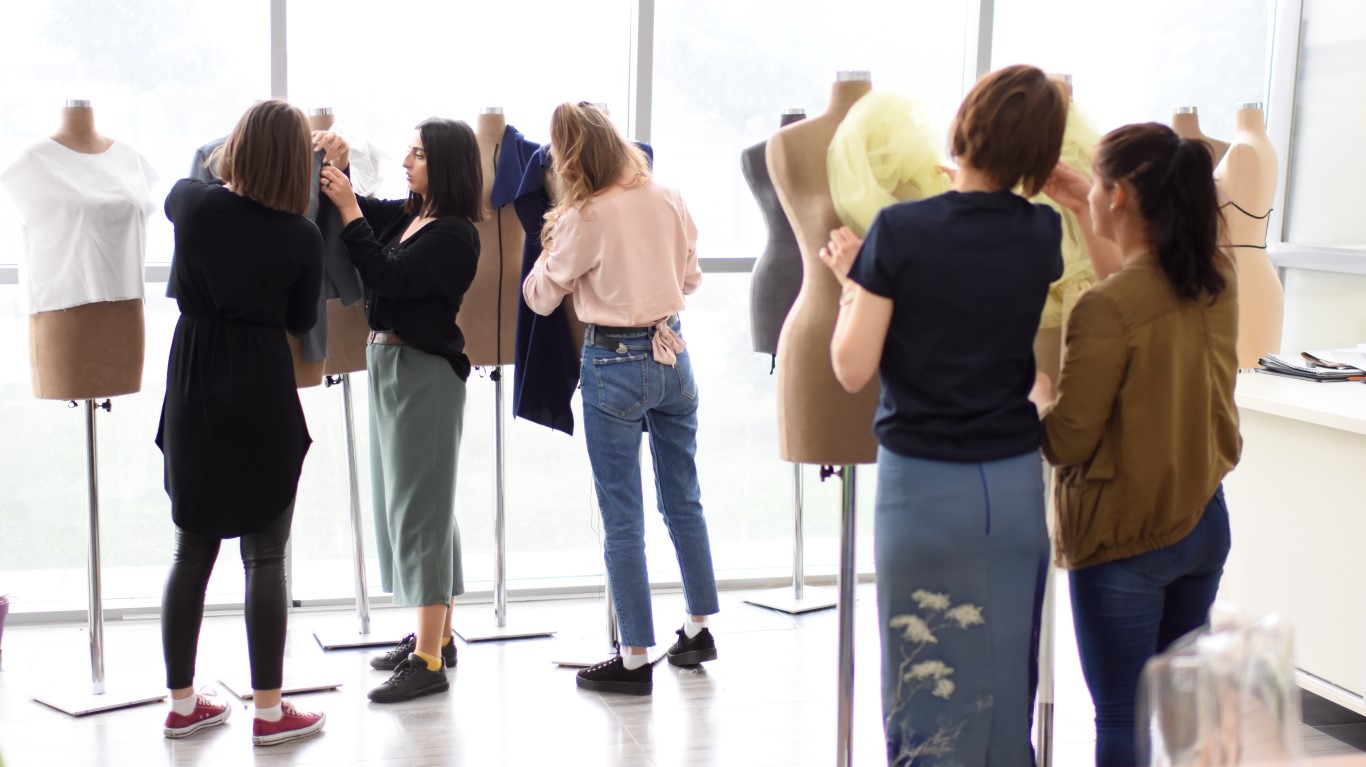 Studio dhe aftësohu profesionalisht në fushën e Dizajnit të Integruar