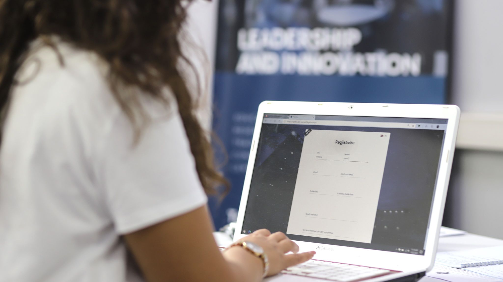 Interesim i jashtëzakonshëm për të studiuar në degën e UBT-së në Ferizaj – Aplikimi i hapur