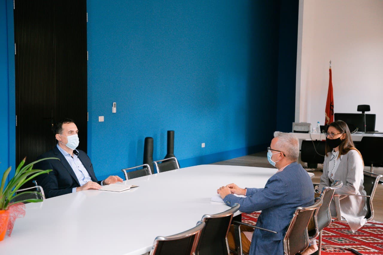 UBT Rector Hajrizi was invited in a meeting by the Mayor of Korça, Sotiraq Filo