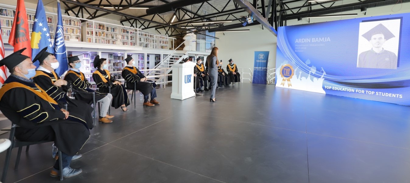 UBT mbajti virtualisht ceremoninë e gradimit të studentëve