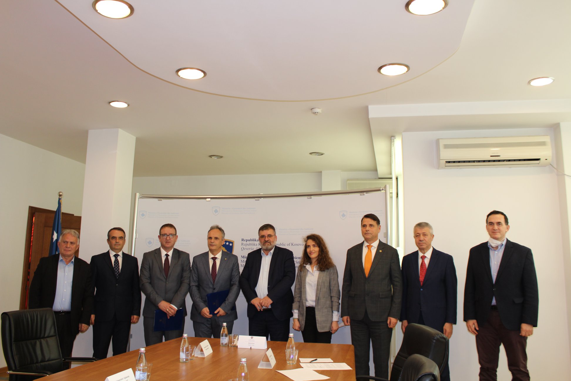 UBT pjesë e Rrjetit për Hulumtim dhe Edukim i Kosovës, nënshkruan memorandum me MEA-në