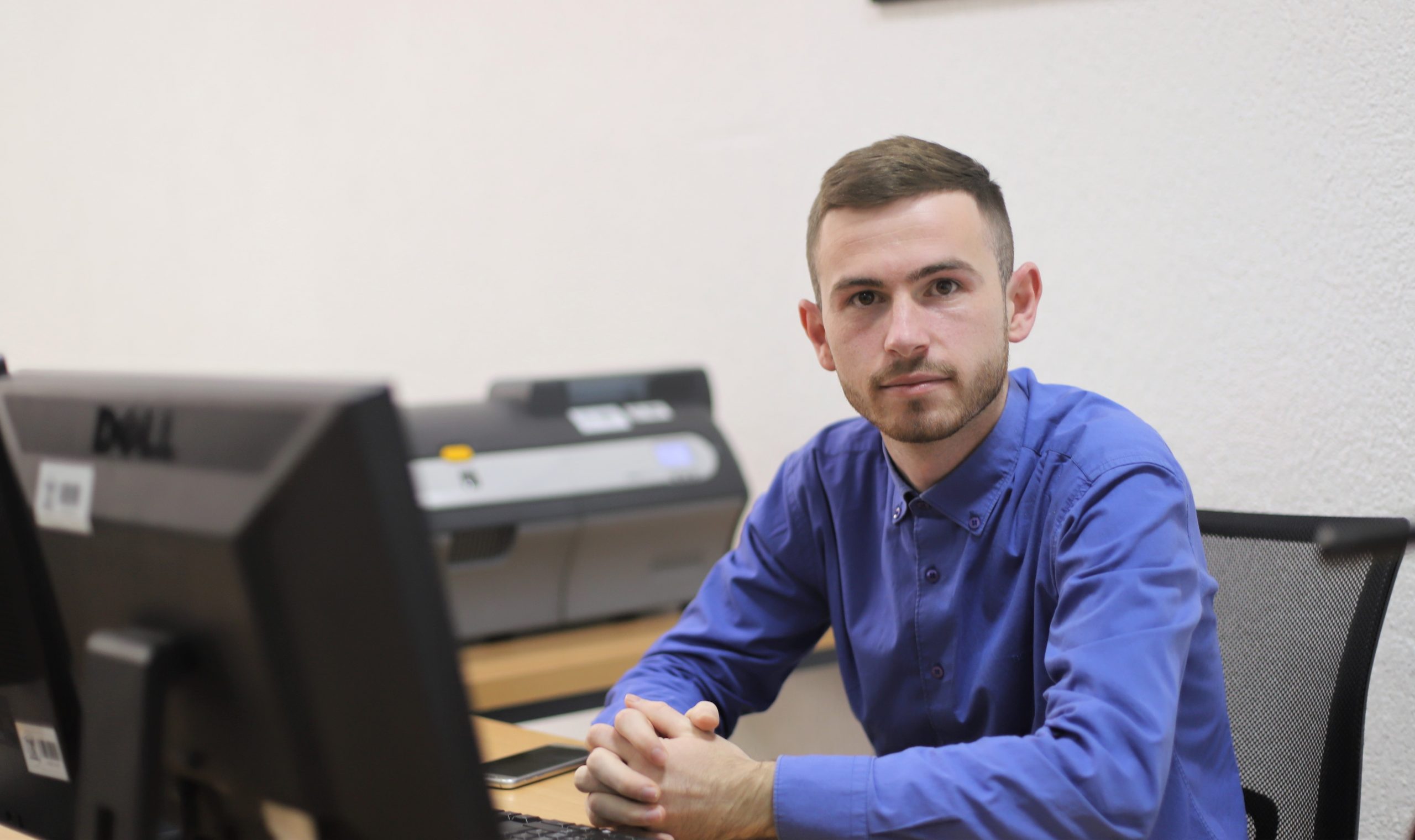 Studenti Edonit Behluli punësohet në Media Group-in e UBT-së