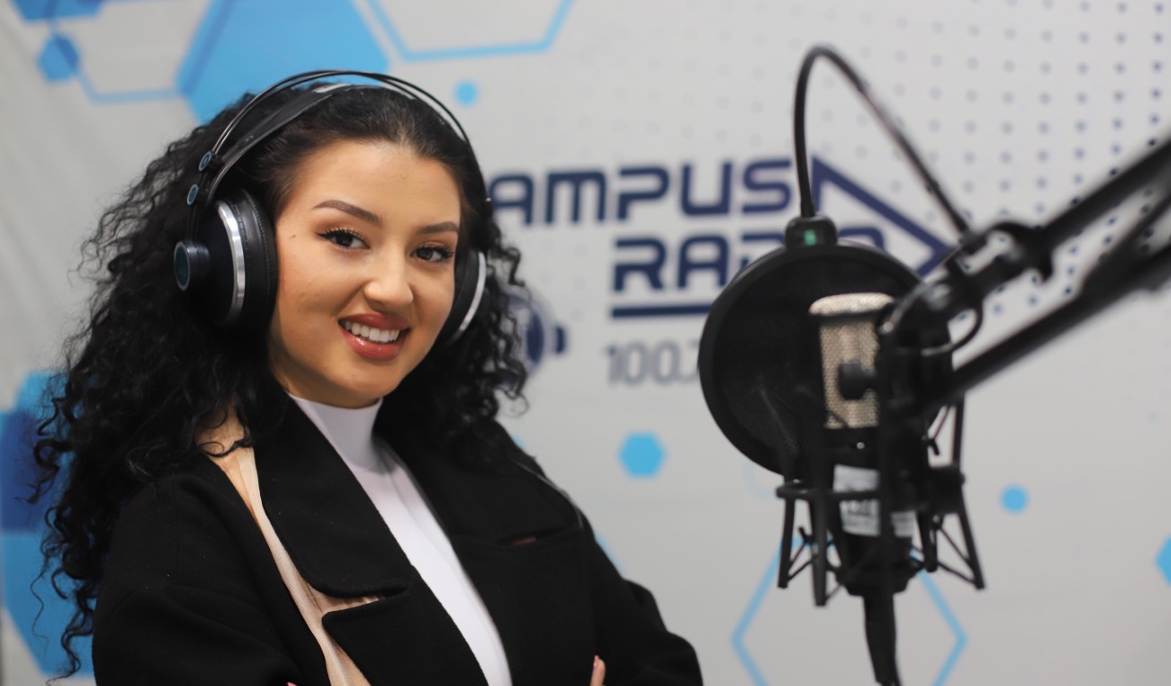 Studentja Saranda Krasniqi punësohet në UBT